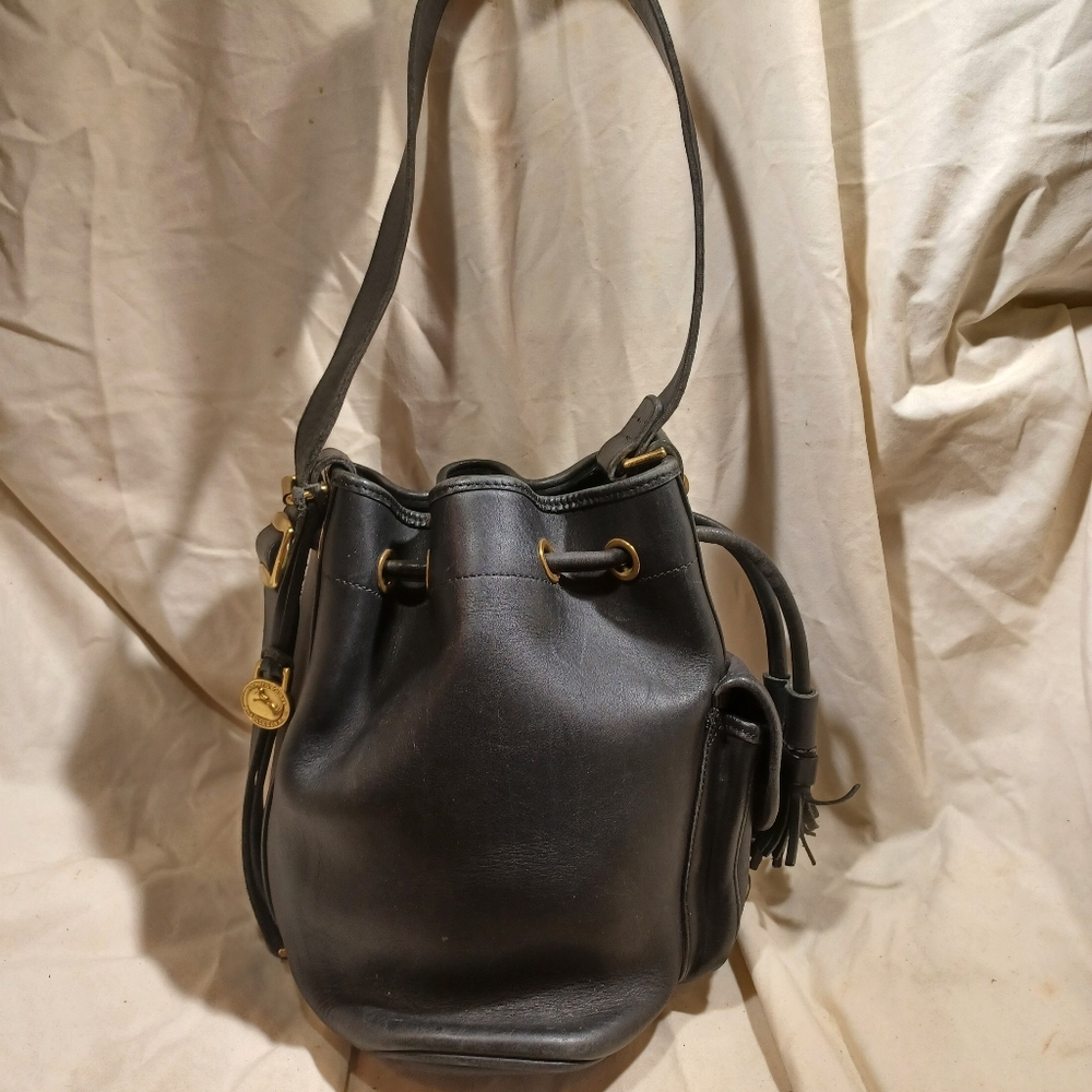 Vintage dooney and bourke bucket bag